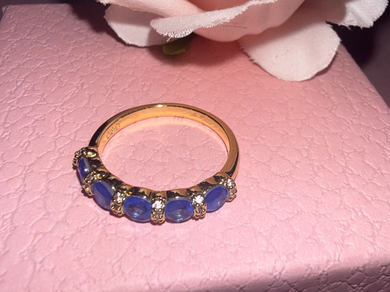 Anelli: Bague dorée avec pierres bleues – Nuovo e nell'imballaggio originale da St-Maurice venduto da Sandrinette123 1