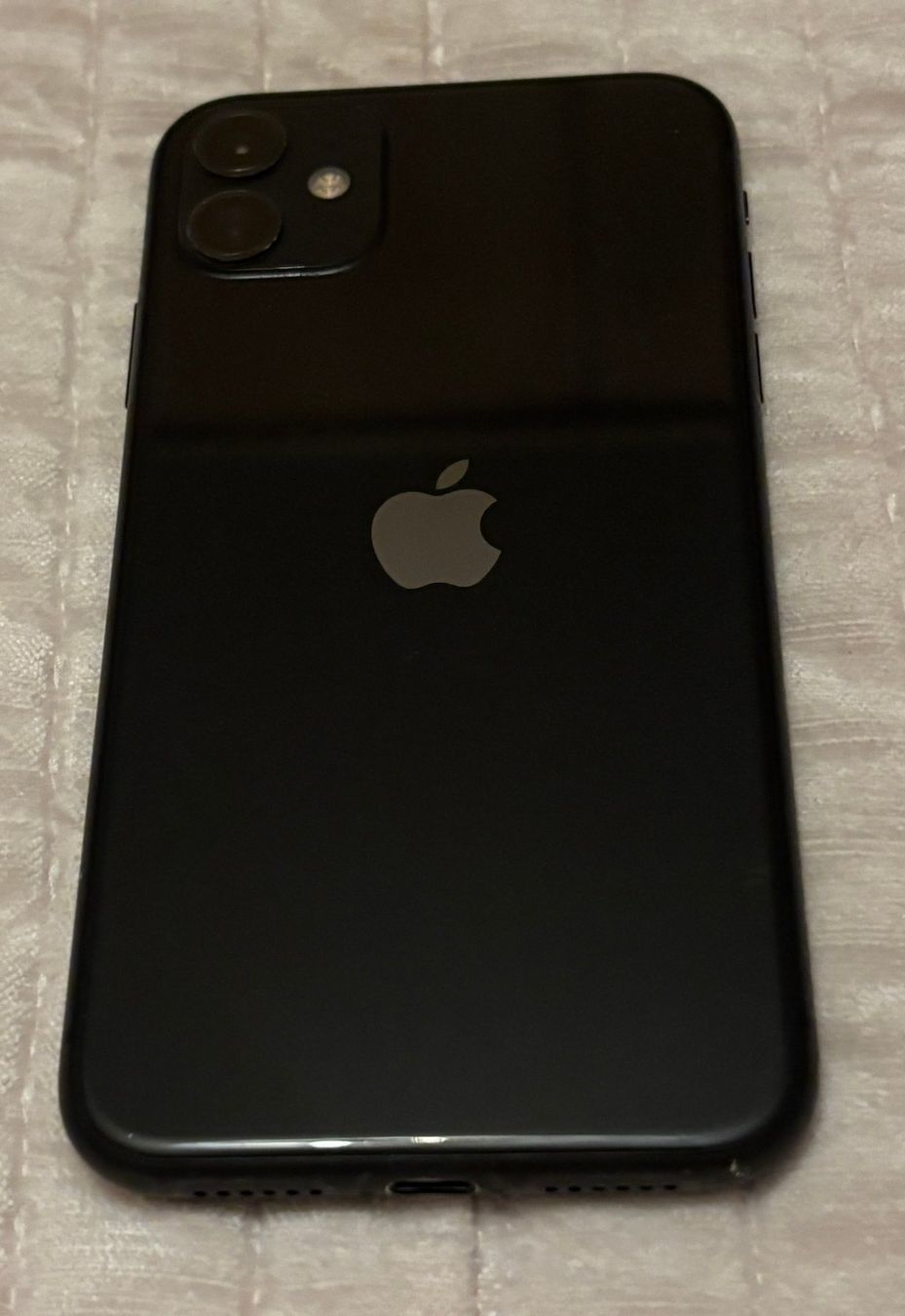 Apple Portables: A vendre iPhone11 – D'occasion à Veyras par Franoisvs 1