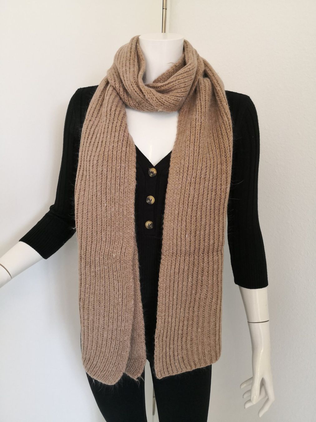 Foulard & Sciarpe: 🤩STRICK-SCHAL BEIGE – Usato da Olten venduto da Naja-Twins-Twins 9