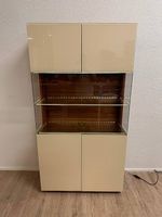 Team 7 Cubus Vitrine Nussbaum mit Glasfront