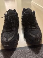 Nike Shox R4 Sneakers black used size 43