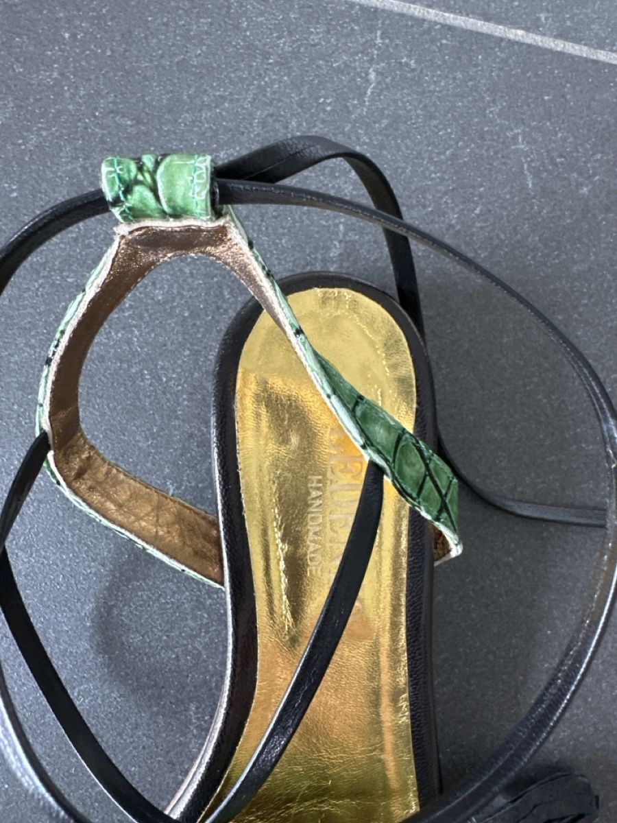 Scarpe da donna: Ledenko Handmade Sandalen, Gr. 38, Leder Fransen Optik – Usato da Dättlikon venduto da Katalone 3