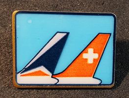 CC697 - Pin Flugzeug-Heckflossen Swiss Swissair Crossair...