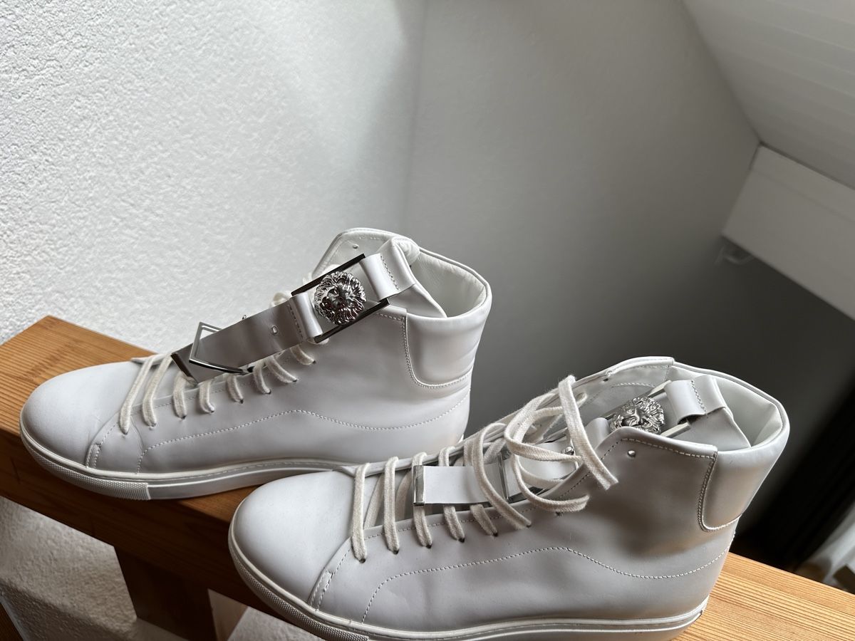 Versace Scarpe da uomo: Weisse Versace Hightop Sneaker Gr. 42 – Usato da Wittenbach venduto da mio_l5mr 1