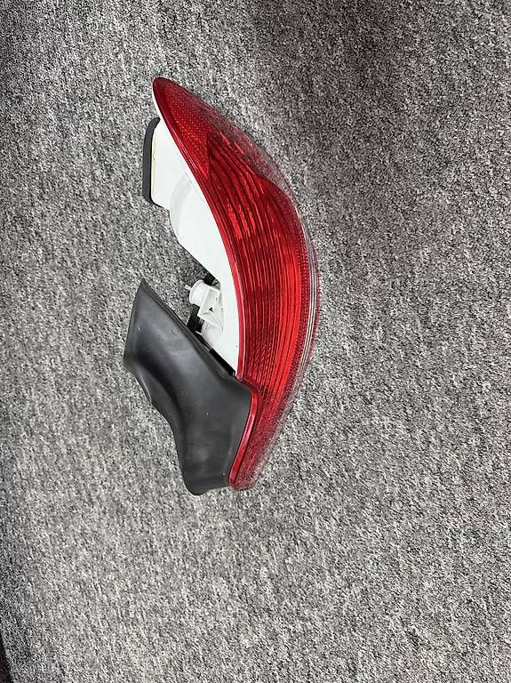 Fari: BMW 1er E82/E88 Original Hella Rückleuchten Set – Usato da Hinwil venduto da Ram1ajeti 3
