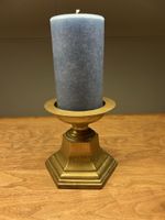 Kerzenständer Messing mit blauer Kerze