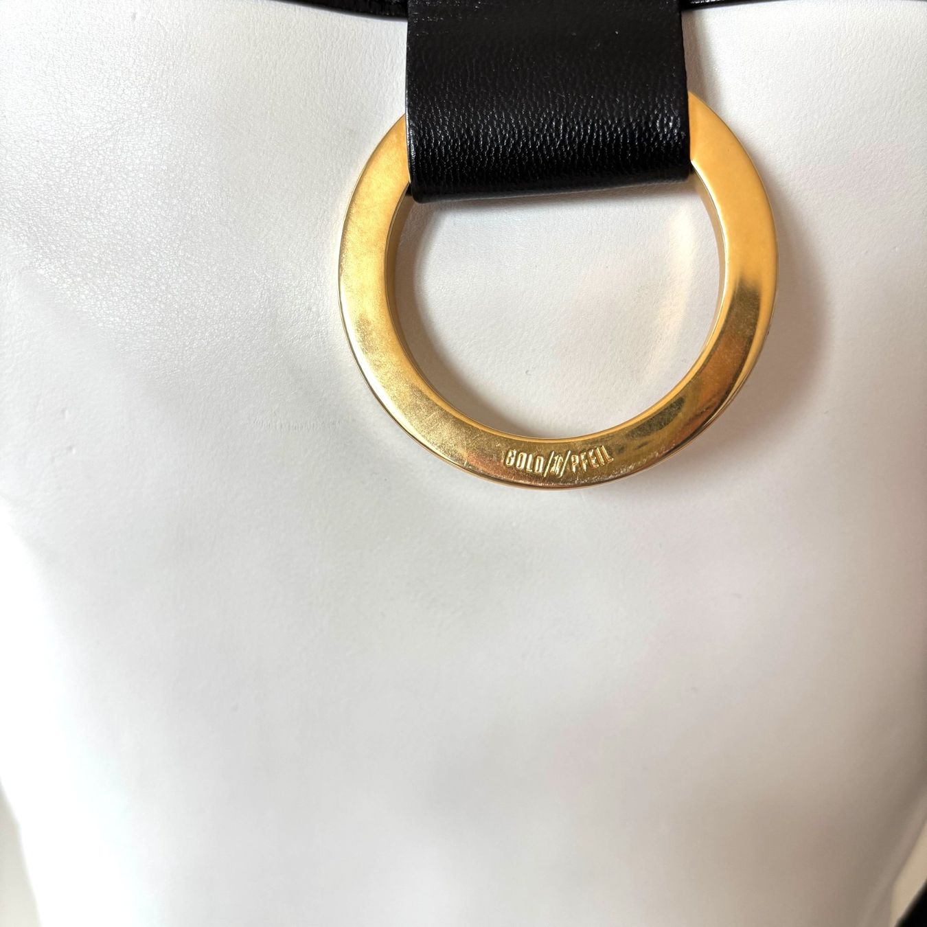 Taschen für Damen: Goldpfeil Vintage Tasche Design Linie 80er Sammlerstück – Gebraucht aus Zürich von dulceamargo 1