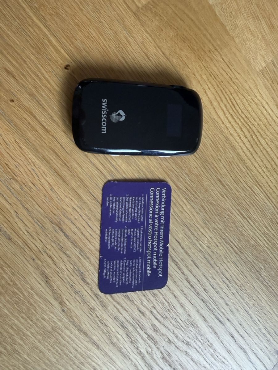 Swisscom Modem & Router: Swisscom ZTE MF60 Mobile Hotspot WLAN-Router 3G – Usato da Zürich venduto da Yweb