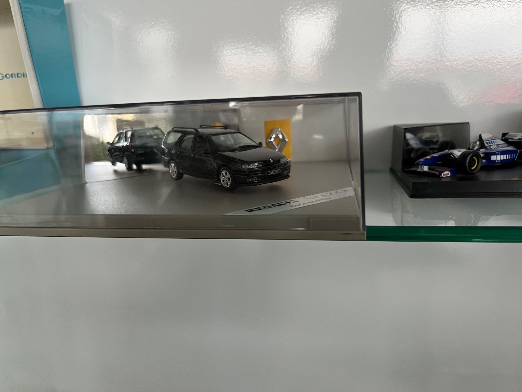 Renault Modellini d'auto: Renault Laguna I verschiedene – Usato da Kräiligen venduto da tisala 3