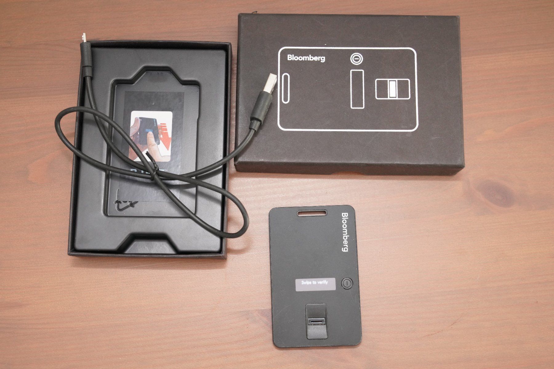 Cartoline: Bloomberg Anywhere B-Unit Fingerprint Sensor Biometric – Usato da Zürich venduto da Lock5151
