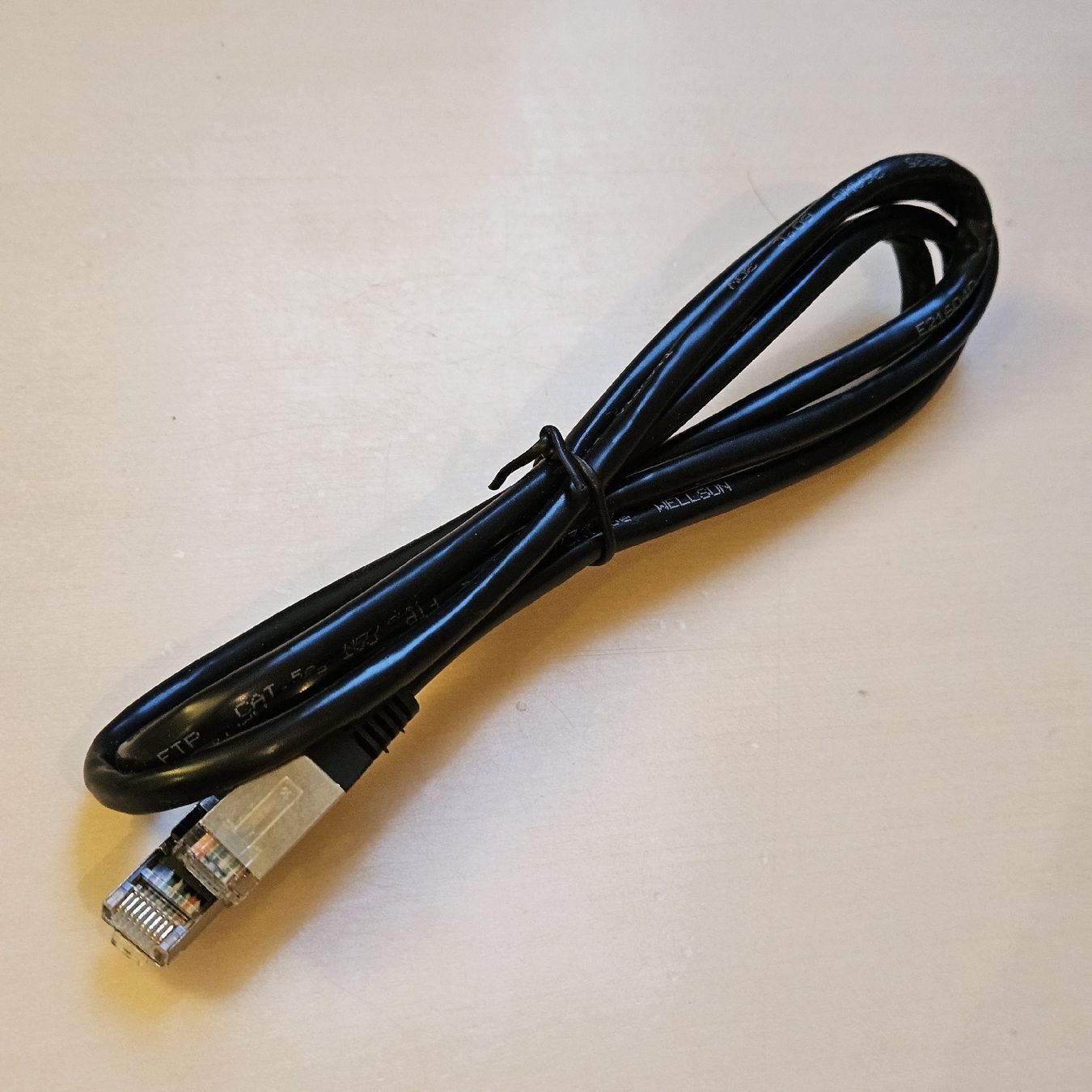 Cavi: Schwarzes CAT.5e Ethernet Kabel – Usato da Wettingen venduto da Christianv