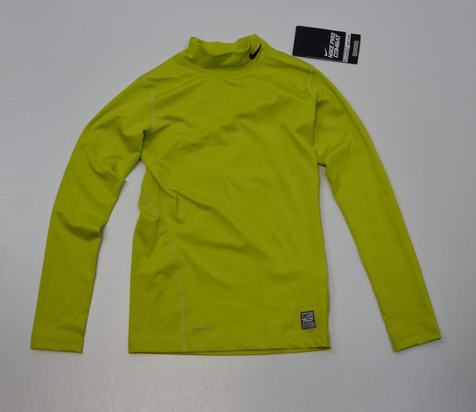 Nike Maglioni & Felpe: Nike Kinder Pullover LS T-Shirts unisex/lemongelb/Gr.140-152 – Nuovo e nell'imballaggio originale da Wohlenschwil venduto da EddieS-Outlet