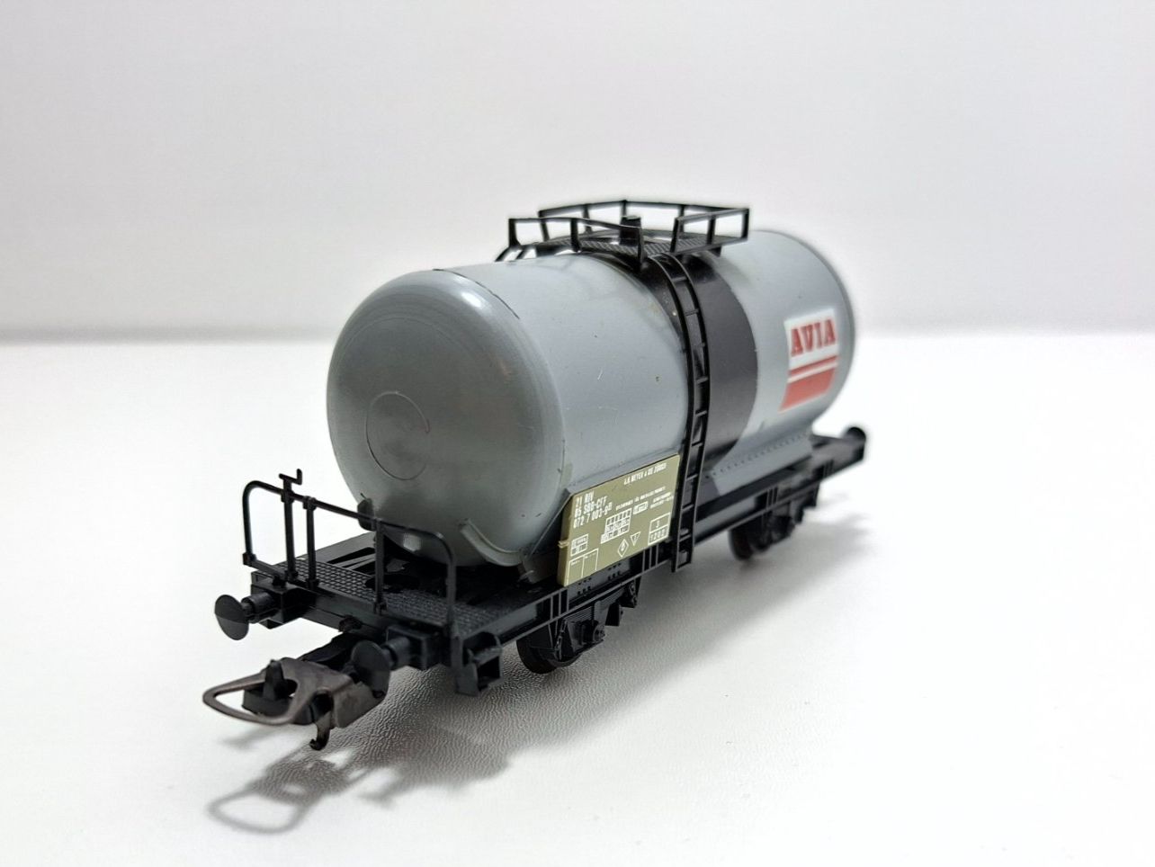 Lima Modellini di ferrovie: LIMA H0 Tankwagen "AVIA" – Usato da Fulenbach venduto da jueny 1