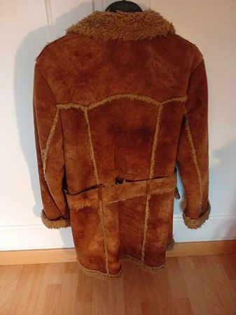 Manteau femme en peau lainée mouton retourné style années 70