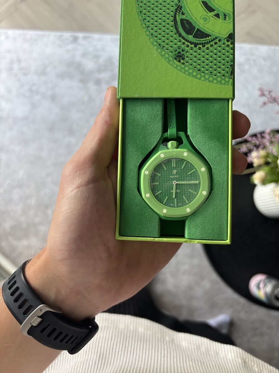 Swatch Orologi: Swatch Royal Pop - Eight Green – Nuovo e nell'imballaggio originale da Chamblon venduto da lorisbertschi