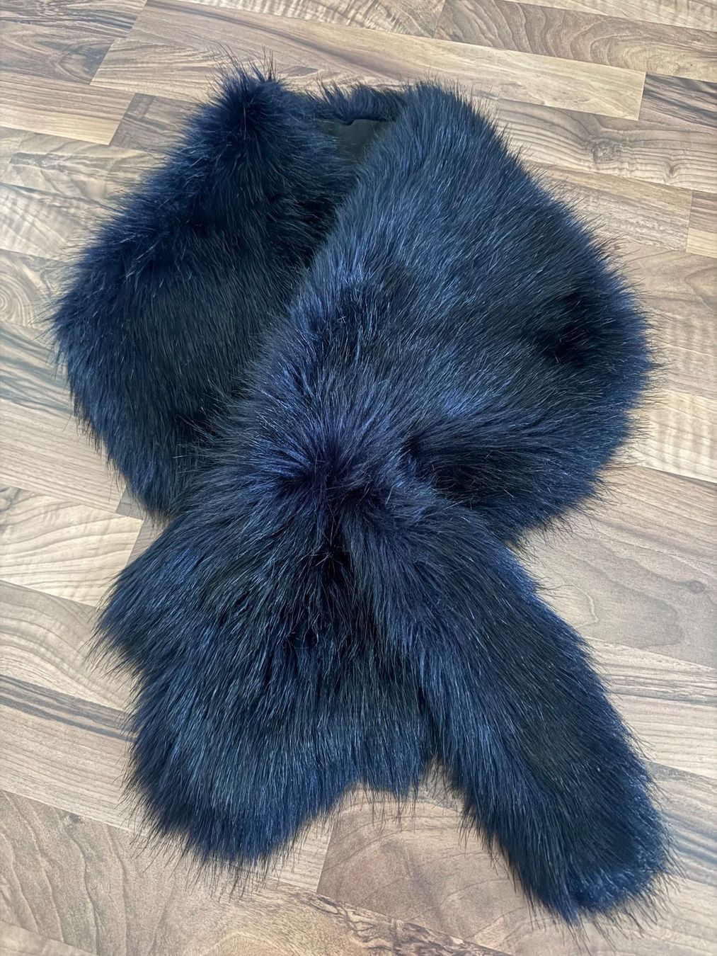 Foulards, Tücher & Schals: Schal Kunstpelz "Fuchs Schmitt" schwarz-blau – Neu (gemäss Beschreibung) aus Montlingen von timolino12