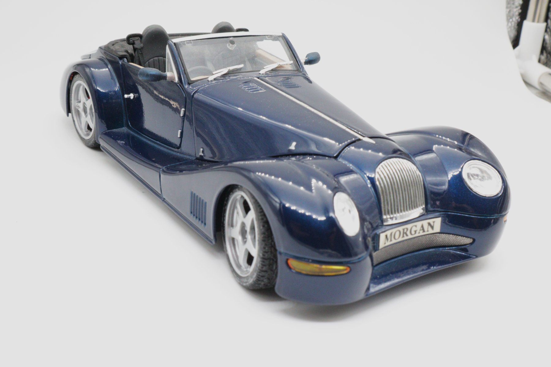 Bburago Modellini d'auto: Bburago Morgan Aero 1/18 Modellauto – Usato da Volketswil venduto da brockipfannenstil