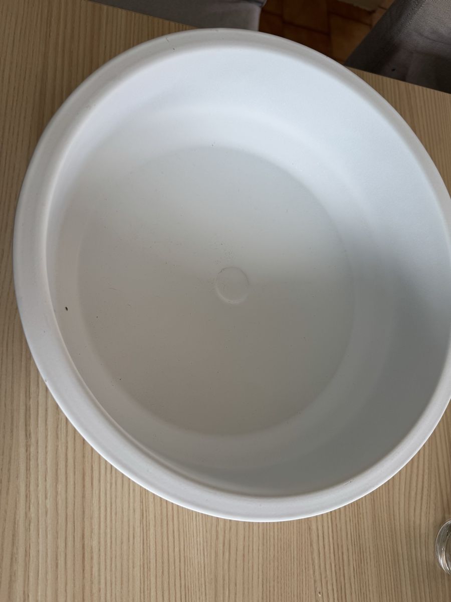 Plateaux: Plat blanc diam. 32 cm bon état – D'occasion à Veyrier par kimedovapa