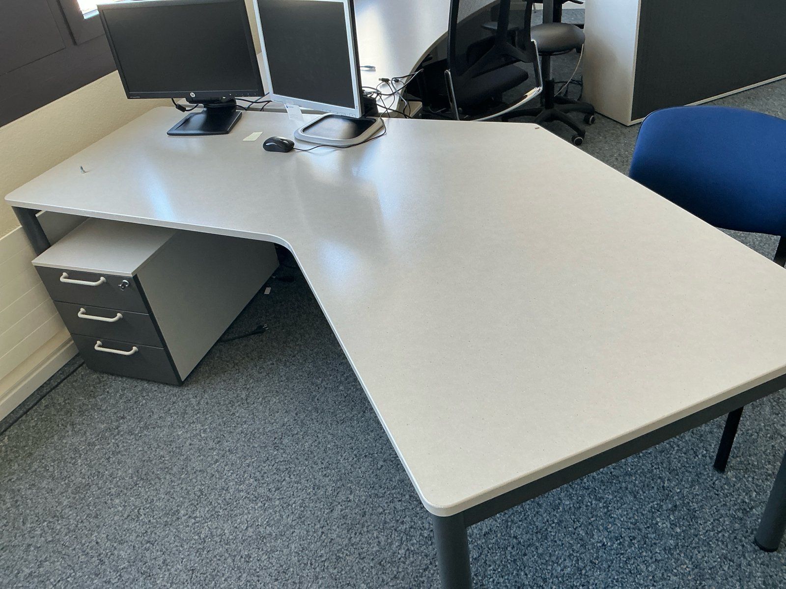 Scrivanie: Hochwertige Büromöbel – Usato da Zürich venduto da PIPM_Switzerland 3