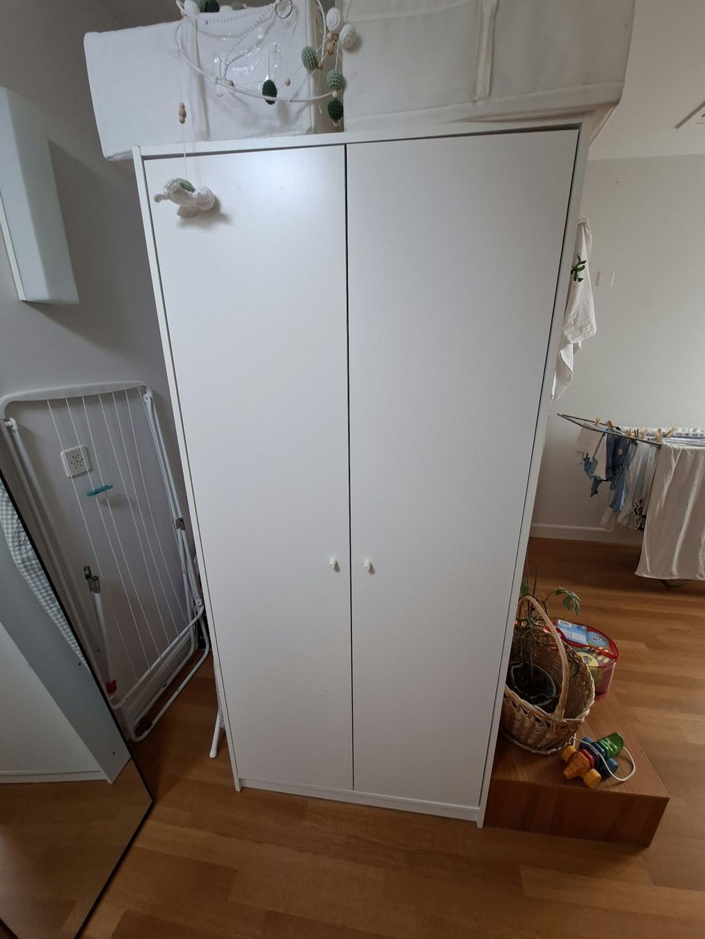 Armoires: Kleiderschrank – D'occasion à Bern par Chiara91