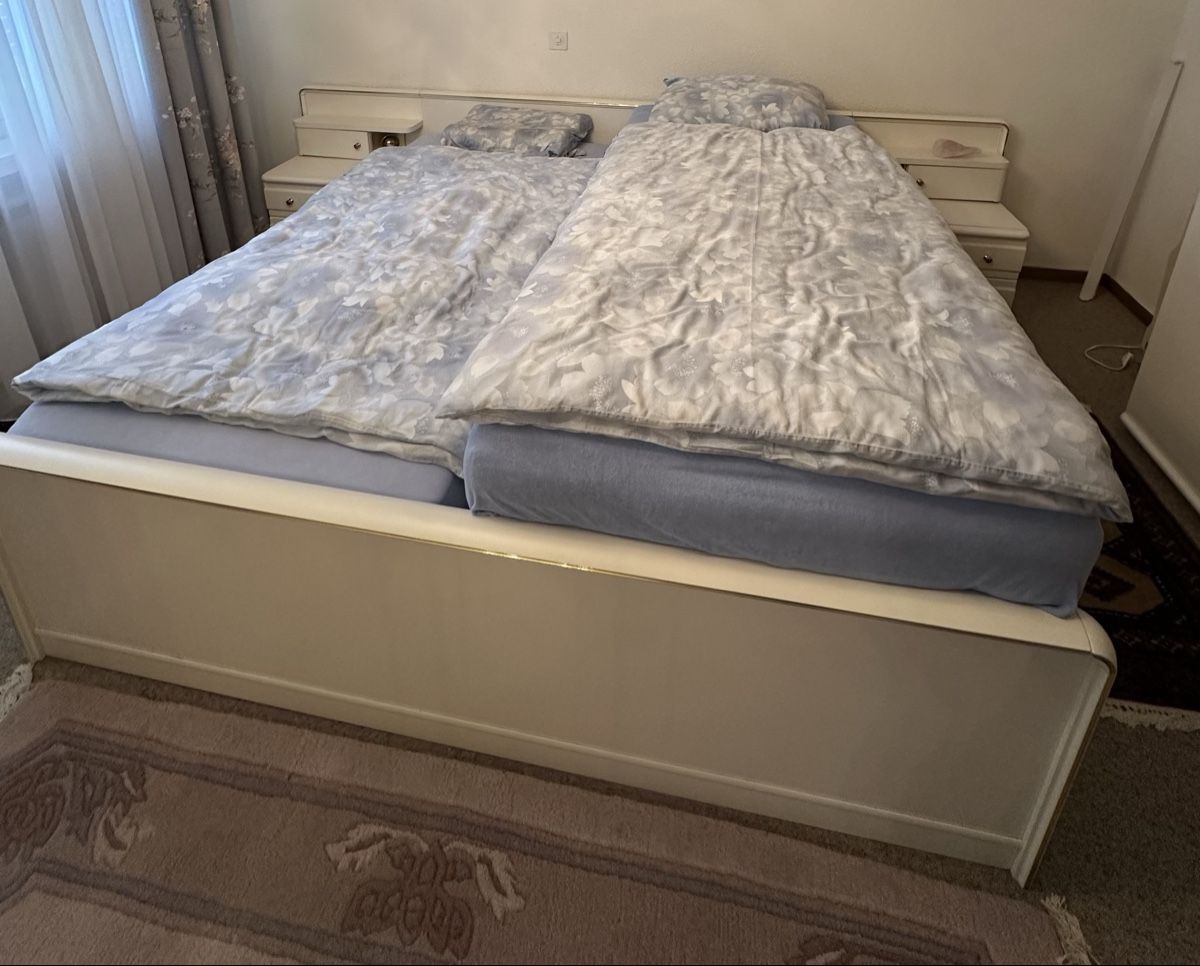 Letti: Bett mit Nachttischli, Top Zustand! – Usato da Niederlenz venduto da mer_7tf5