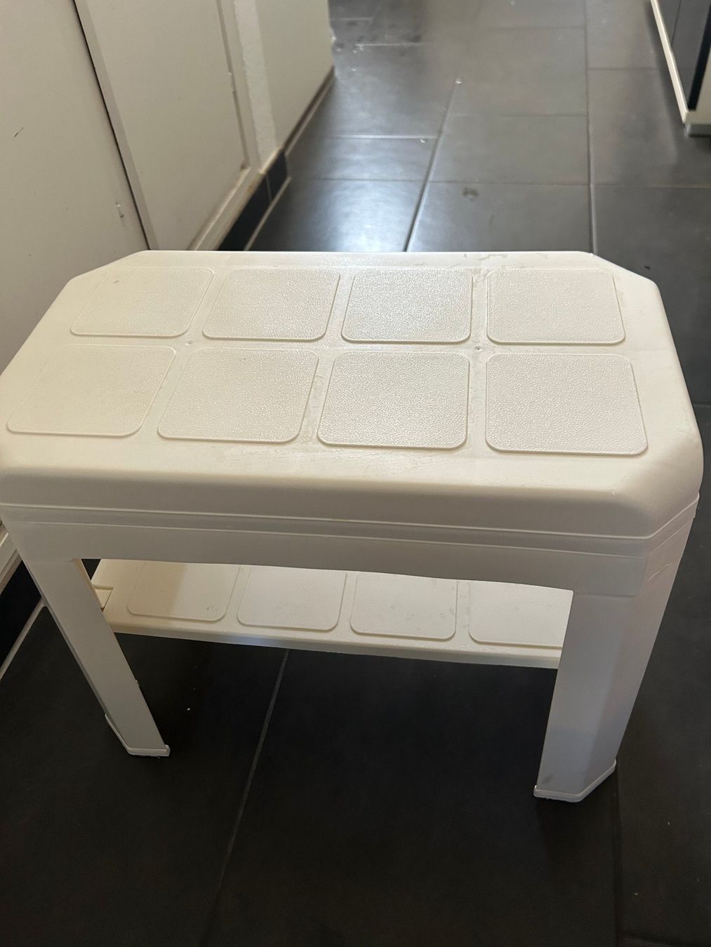 Sgabelli: Schuhbank, stool,Hocker,rack with storage – Usato da Zürich venduto da arr_vq5w