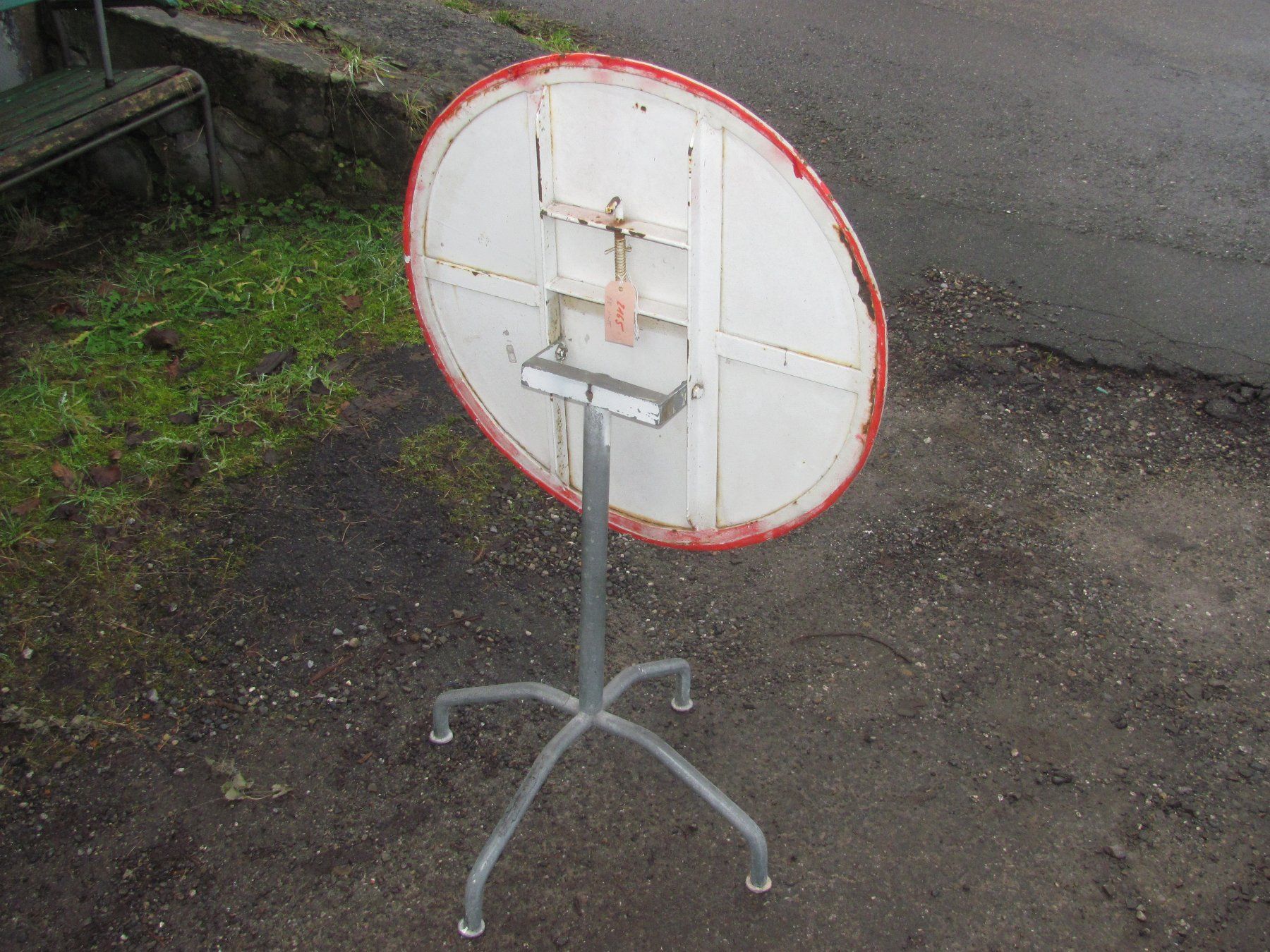 Tische: Blechtisch Gartentisch Bistrotisch 70cm klappbar – Gebraucht aus Malters von Monark 3