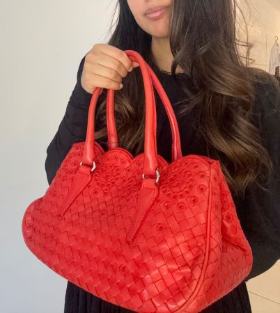 Bottega Veneta authentique! Sac à main rouge tressé.