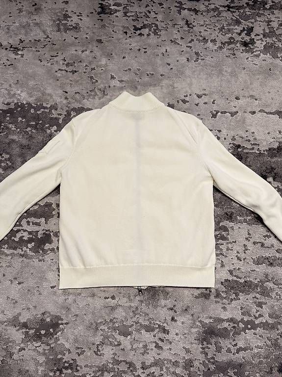 Moncler Giacche: Moncler Cardigan Weiss – Usato da Kiesen venduto da Leonkrebs 1