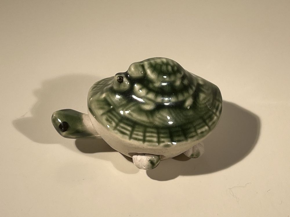 Figurine Tortue En Céramique - Couleur Verte - Style XXIe Siècle - Occasion En Bel état