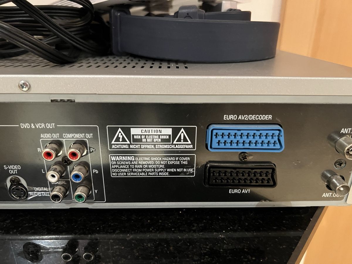 Daewoo Registratori: VHS & DVD Videorecorder von Daewoo – Usato da Schongau venduto da Retro_Shop 7