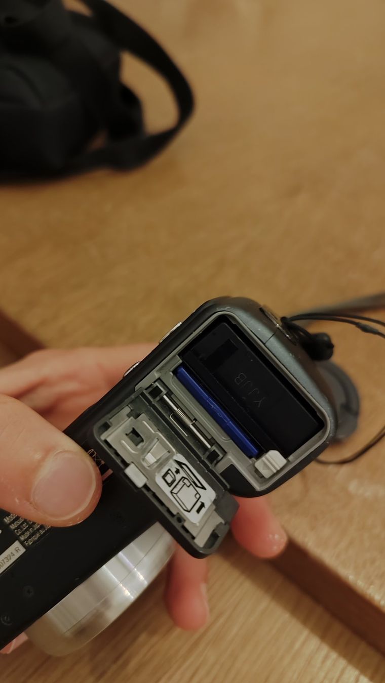 Panasonic Fotocamera: Digitalkamera Panasonic Lumix DMC-TZ1 – Usato da Brüttisellen venduto da nic_xm7s 2