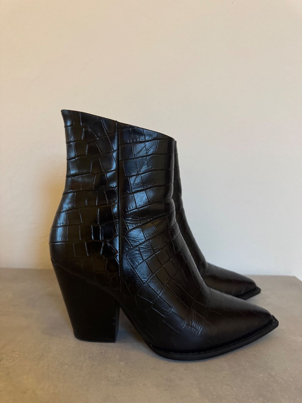 Kooples Chaussures femmes: The Kooples Stiefelette Gr. 37 – D'occasion à Stäfa par TuuliM