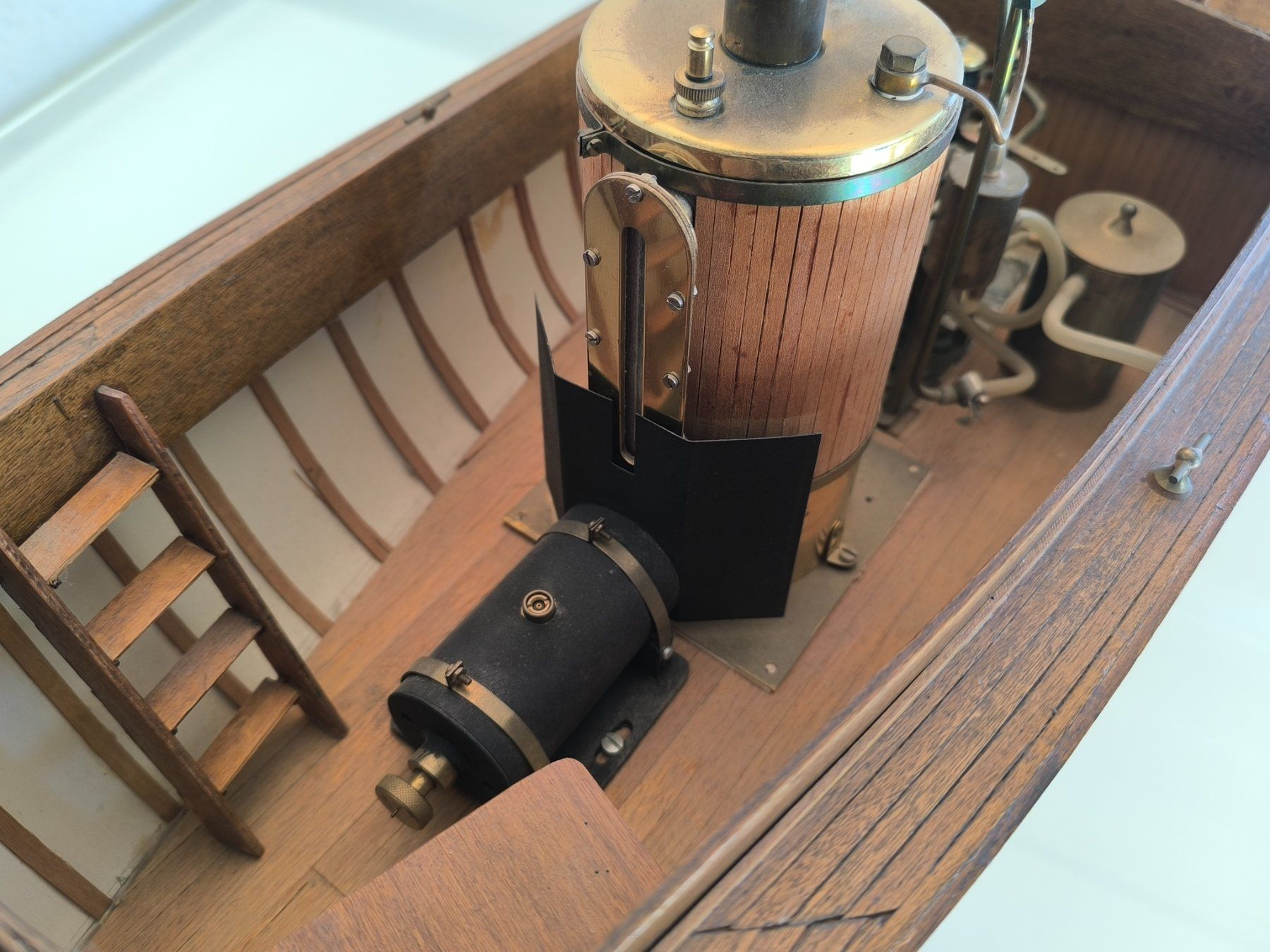 Kits de montage: Modellboot mit Dampfmaschine – D'occasion à Benglen par Fc12 7