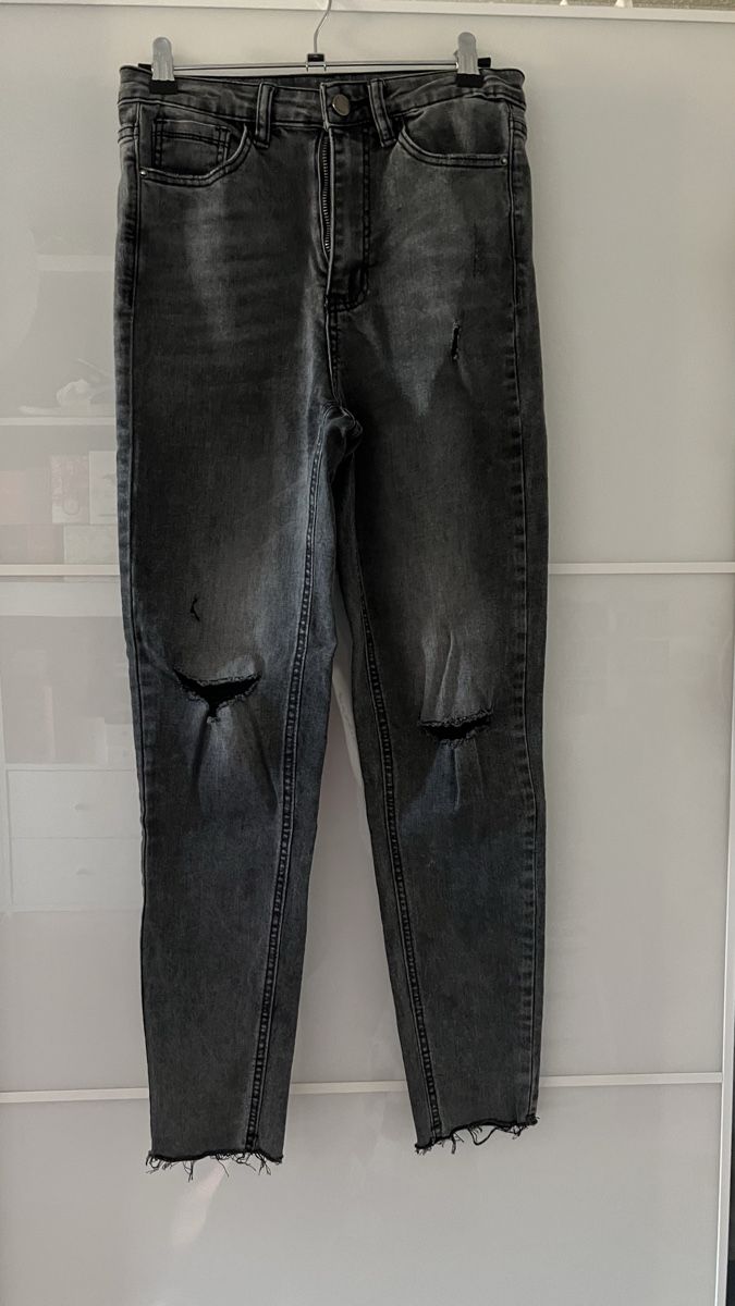 Jeans: Jeans mit Rissen Grösse 34 – Usato da Hochdorf venduto da lor_dk57