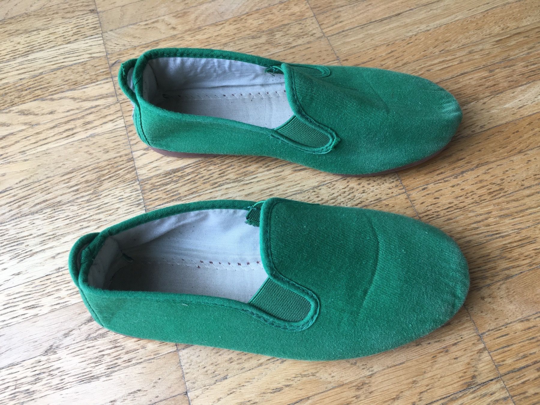 Schuhe für Jungen: Haus Schuhe Kinder, Gr 30 – Gebraucht aus Zürich von VorlonShadow 2