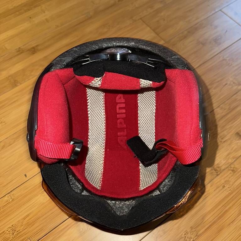 Caschi: Casque de ski Alpina pour jeune  – Usato da St-Cergue venduto da marcusfidibus 1