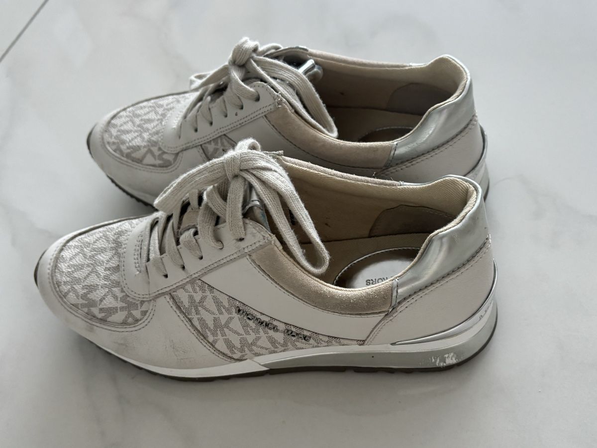 Scarpe da donna: Michael Kors Sneaker weiss silber Gr 38  – Usato da Egg b. Zürich venduto da alessiadm 1
