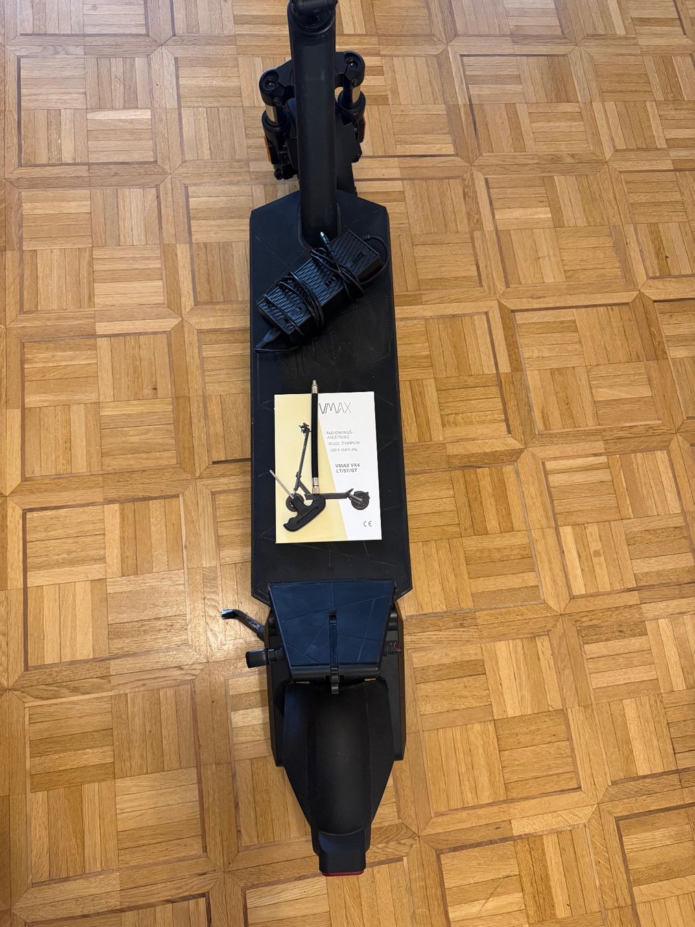 Scooters: E-Scooter VMAX VX4 GT 100KM Top Model – D'occasion à Geneve par MarcinA 3