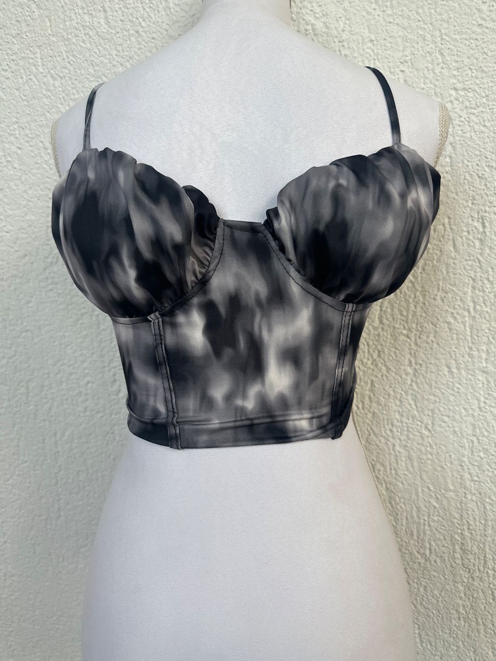 Top: Bustier crop Top Batik Optik Grösse OS – Nuovo (secondo la descrizione) da Dagmersellen venduto da sniff64