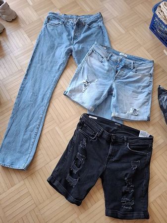 1 lange Jeans, 2 Shorts