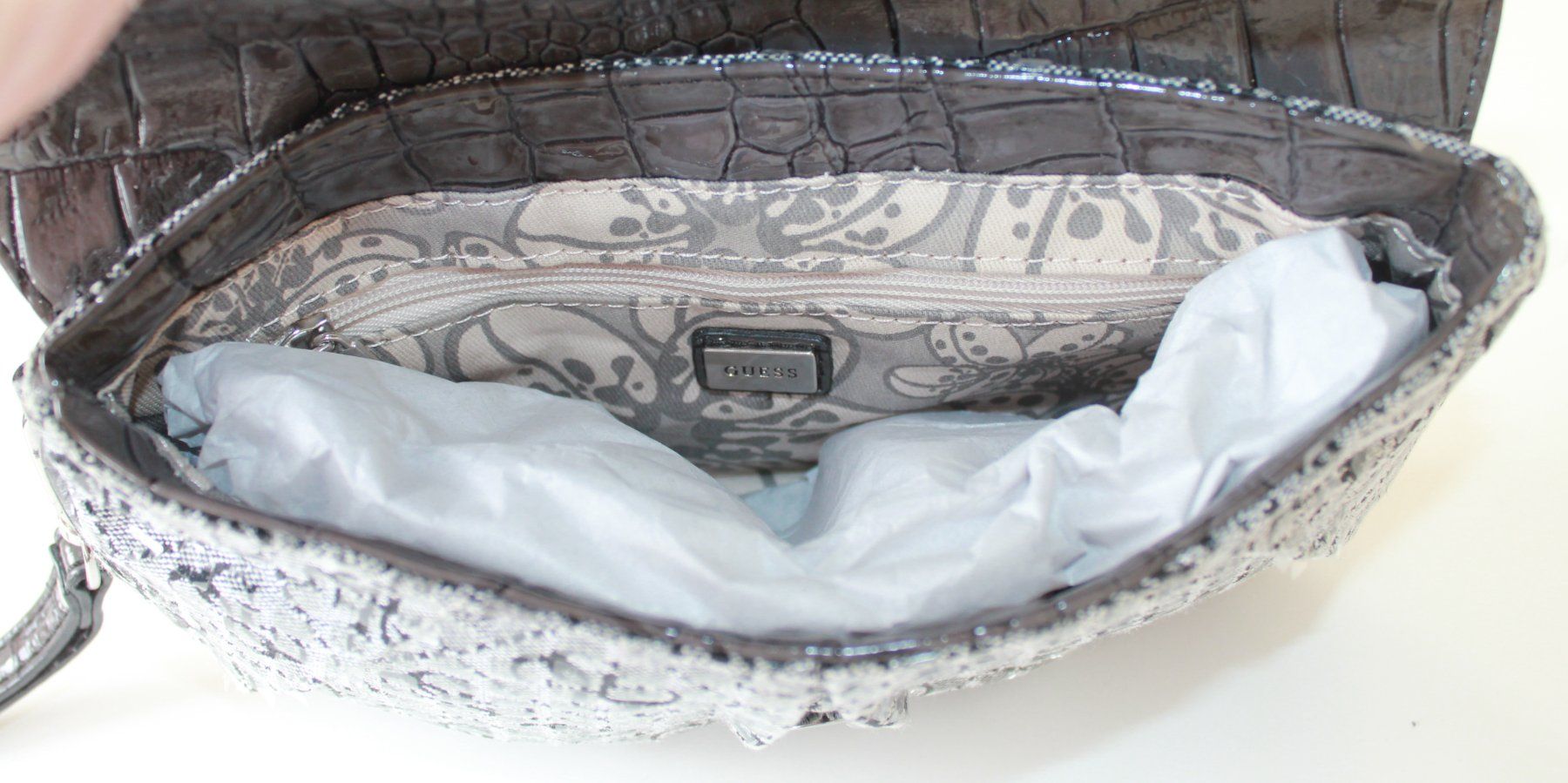 Guess Taschen für Damen: Sac à main / Pochette  Guess    NEU! – Neu und originalverpackt aus Peseux von Gilloss 7