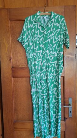 Cooler Jumpsuit für den Sommer.Marke Monkl.Grösse XS / S