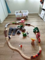 Riesige komplett-Kiste mit Holz Eisenbahn Brio, Elekt. Fahrz