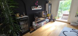 Moderne TV-Wohnwand mit LED-Beleuchtung