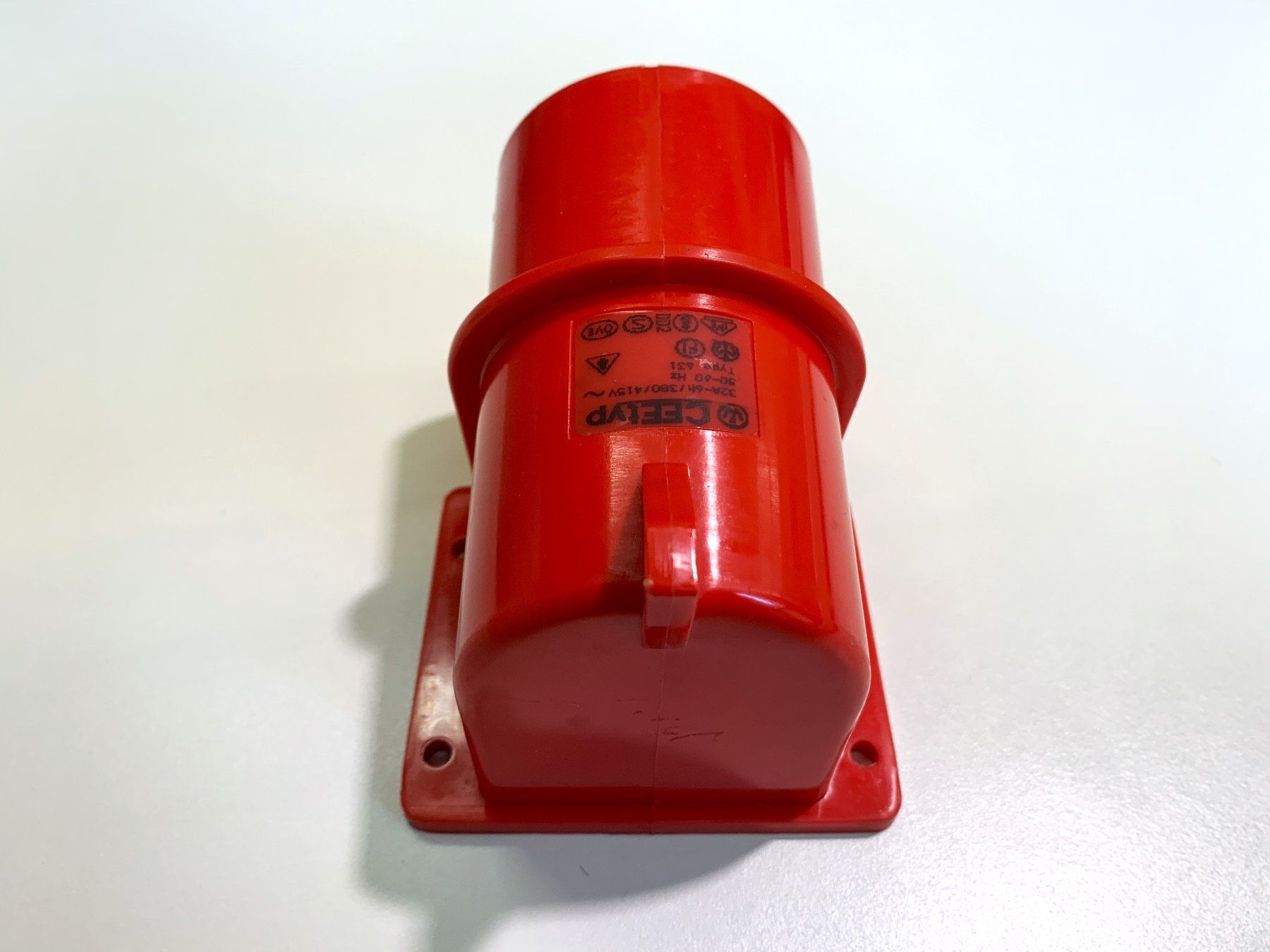 Spine: 32A CEE Anbau Gerätestecker gewinkelt 5-Pol - Type 631 – Usato da Münchenstein venduto da Licontrol 7