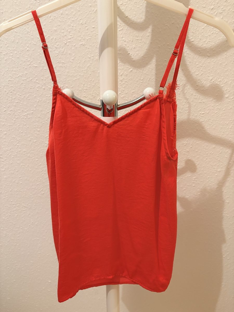 Top: Haut avec dentelle en satin – Nuovo (secondo la descrizione) da Chêne-Bougeries venduto da bru_bs9n 1