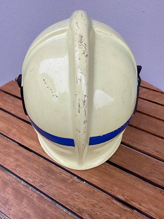 Pompieri: Casque de pompiers F1 – Usato da Colombier NE venduto da mim_k8mq 2