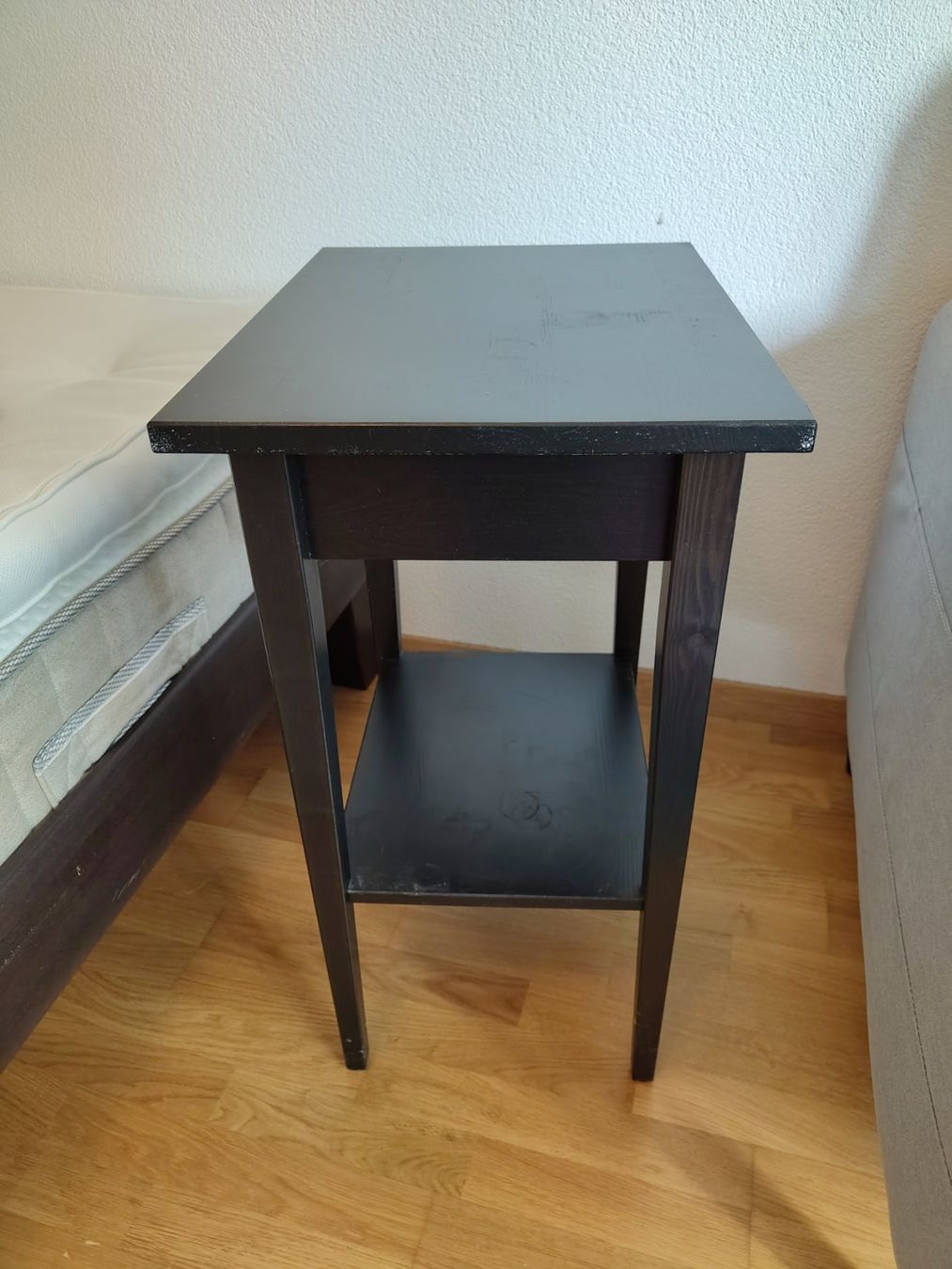 Ikea Tables de nuit: IKEA - Hemnes Nachttisch – D'occasion à Ostermundigen par man_7dlv 1