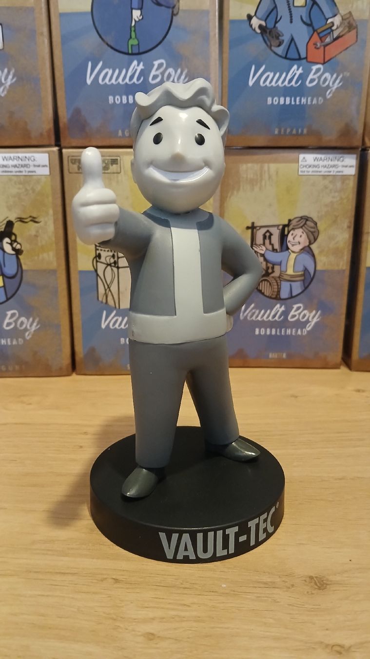Funko Statuette: Funko Pop Fallout Vault Boy Grey – Usato da Fribourg venduto da vin_k8mx 1